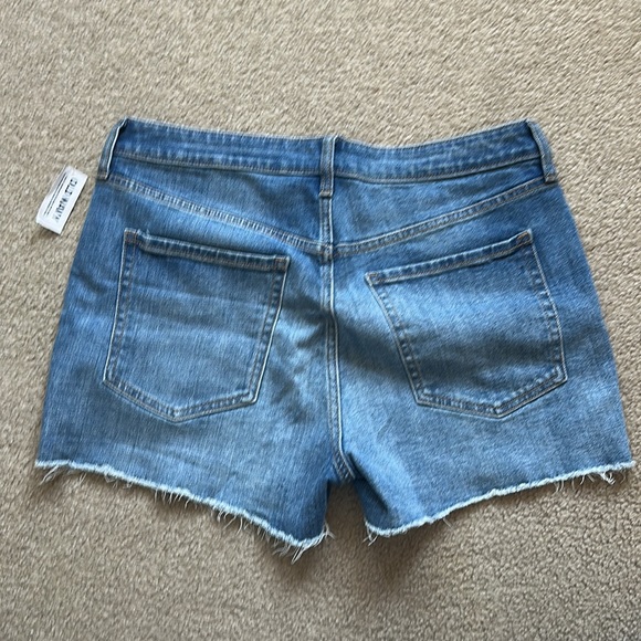 NWT Old Navy High Rise OG Straight Shorts - Picture 2 of 2